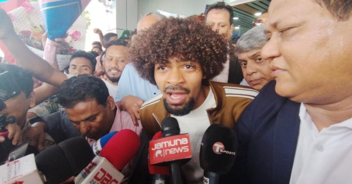 ‘আমরা প্রমাণ করেছি আমরা পারি, ‘ভারতকে হারিয়ে ১৮ কোটি মানুষকে খুশি করেছি’ : হামজা চৌধুরী