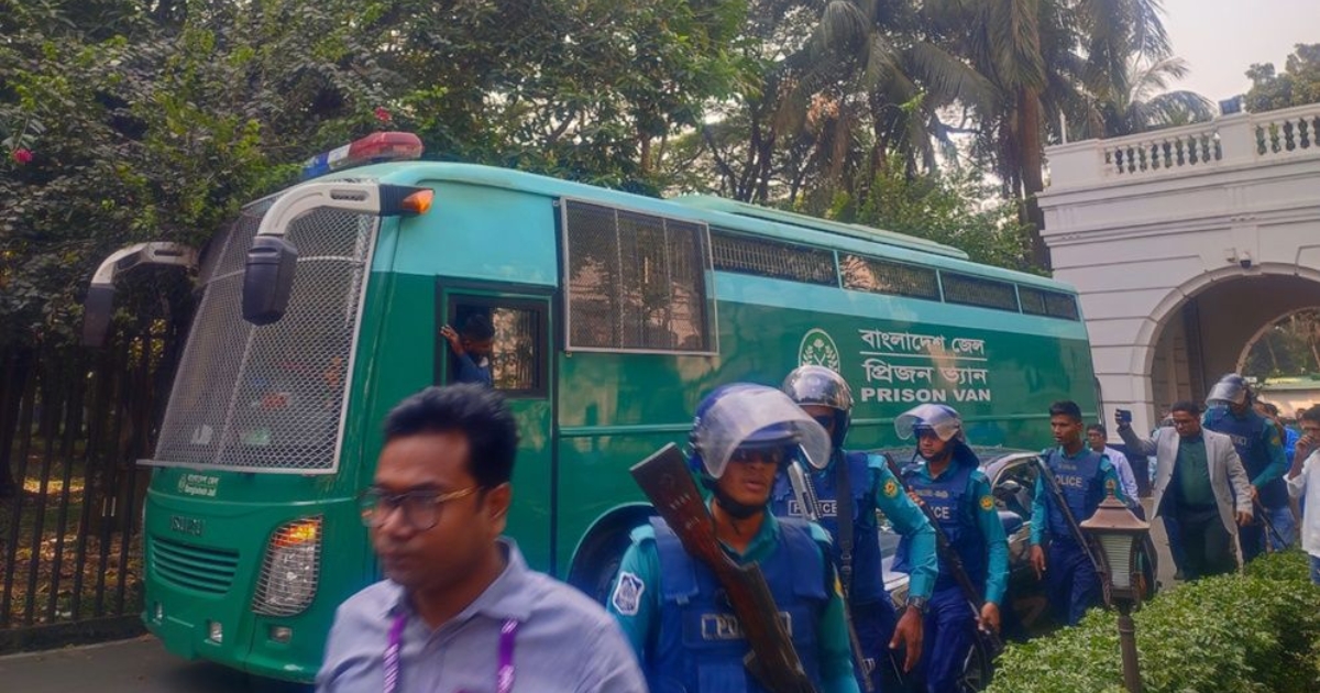 গুমের মামলায় কড়া নিরাপত্তায় ট্রাইব্যুনালে হাজির ১৩ সেনা কর্মকর্তা