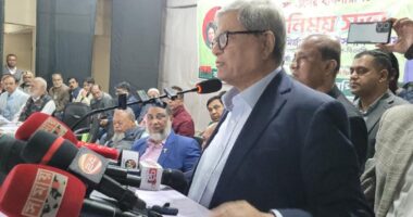 আমরা রাজনীতিকে ব্যবসা হিসেবে ব্যবহার করিনি, রাজনীতি করে নতুন বাড়ি করিনি, বিক্রি করেছি : ফখরুল