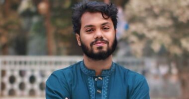 টানা প্রচারণায় ক্লান্ত, বাচ্চার ‘আব্বা’ ডাক শুনতে না পেয়ে কাঁদলেন হাদি