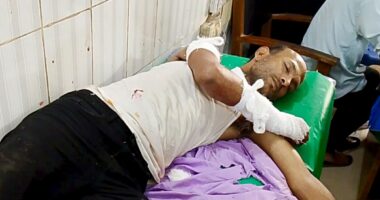 দুর্গাপুরে সংবাদ সংগ্রহে গিয়ে চাপাতির কোপে আহত টিভি সাংবাদিক