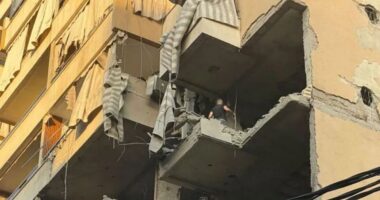 লেবাননে ইসরাইলি হামলায় হিজবুল্লাহর শীর্ষ কর্মকর্তাসহ নিহত ৫