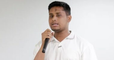 দলীয় কোন্দলে গুলি খেতে না চাইলে এনসিপির রাজনীতি করুন: হাসনাত