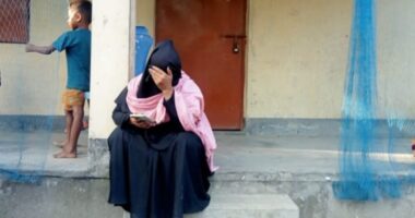 বিয়ের দাবিতে মুসলিম প্রেমিকের বাড়িতে ৯ দিন ধরে অনশনে হিন্দু তরুণী