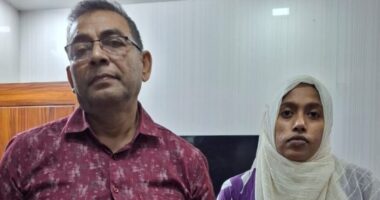 মহিলা যুবলীগ নেত্রীর সাথে আওয়ামী লীগ সভাপতি আপত্তিকর অবস্থায় গ্রেফতার