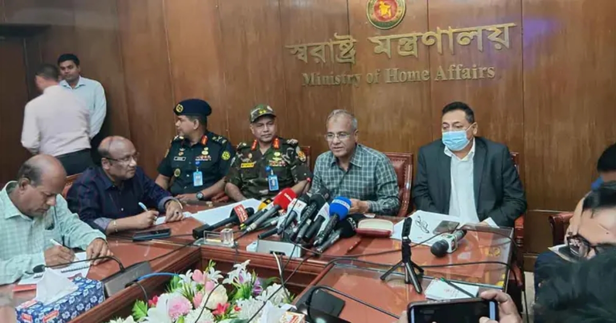 ১৩ নভেম্বর ঘিরে শক্ত অবস্থানে সরকার; রাস্তার পাশে পেট্রোলসহ সব ধরনের জ্বালানি বিক্রি বন্ধ