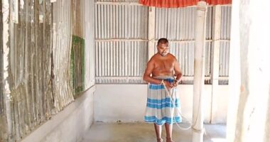 চিকিৎসা না পেয়ে শিকলে কাটছে শাহানের ২৪ বছর