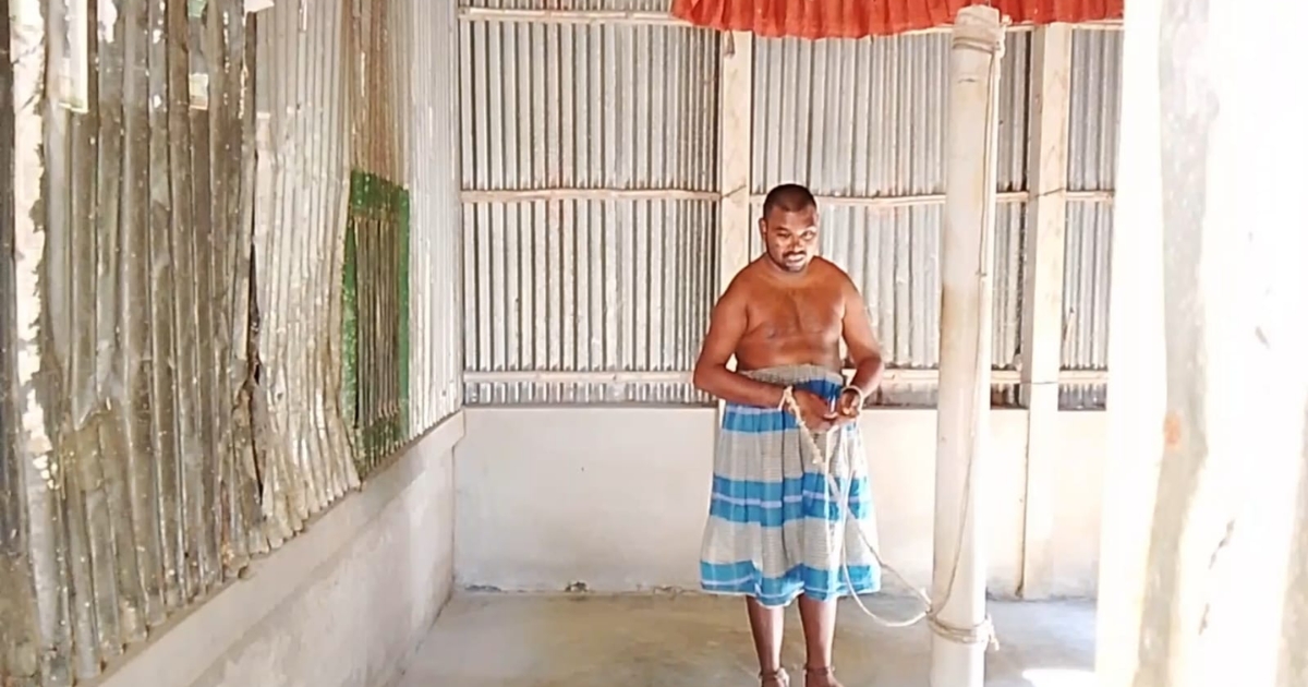 চিকিৎসা না পেয়ে শিকলে কাটছে শাহানের ২৪ বছর