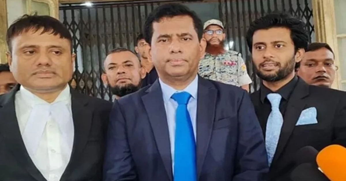 ‘শেখ হাসিনাকে ফাঁসি দিলে তোমাদের জীবন শেষ করে দিবো’ ভারতীয় নম্বর থেকে চিফ প্রসিকিউটরকে হ/ত্যার হু/মকি