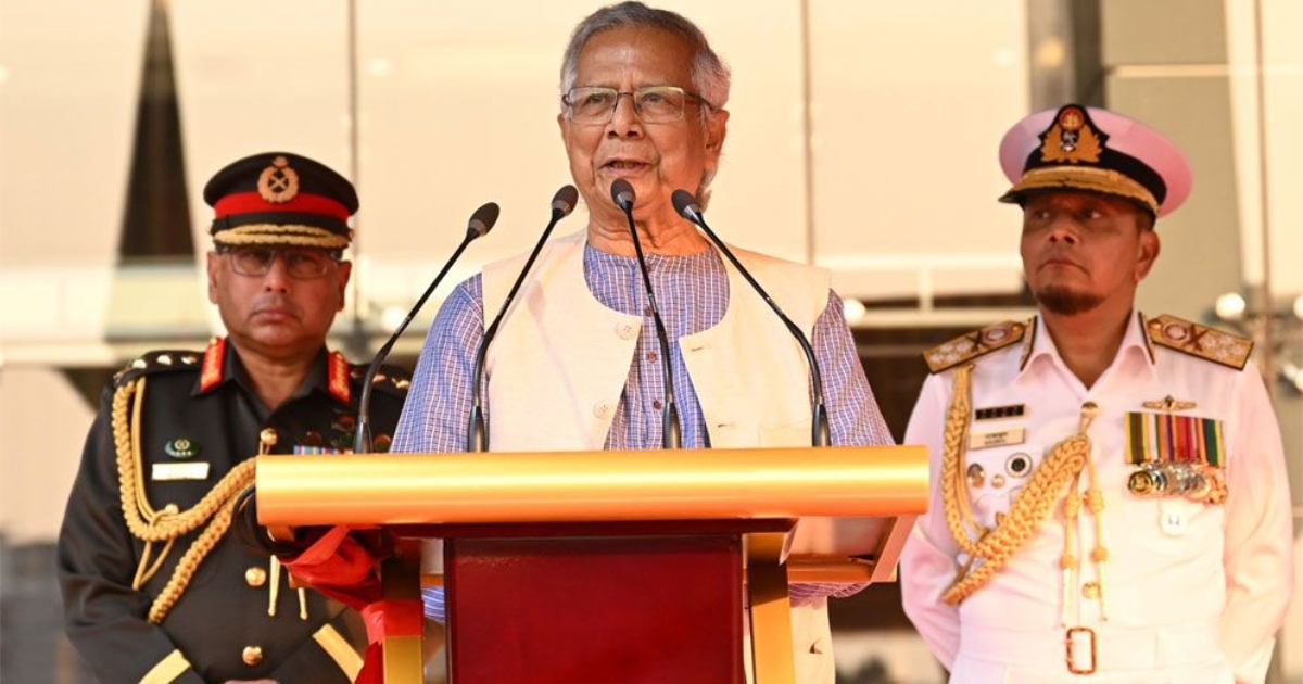 নির্বাচনে সশস্ত্র বাহিনীকে পেশাদারিত্বের সঙ্গে দায়িত্ব পালনের আহ্বান প্রধান উপদেষ্টার