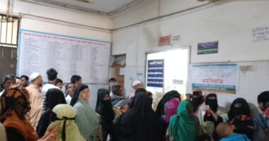 মুন্সিগঞ্জে দশম গ্রেড বাস্তবায়নের দাবিতে মেডিকেল টেকনোলজিস্ট ও ফার্মাসিস্টদের কর্মবিরতি