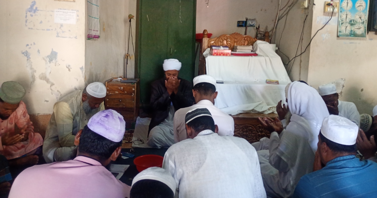 মনপুরায় ১৪৭ মসজিদে খালেদা জিয়ার সুস্থতা কামনায় দোয়া