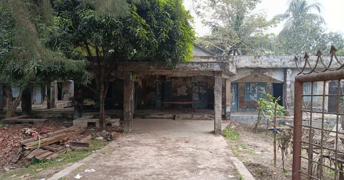 বাগেরহাটে দুস্থ মায়েদের সরকারি চাল পেতে অর্থ আদায়ের অভিযোগ