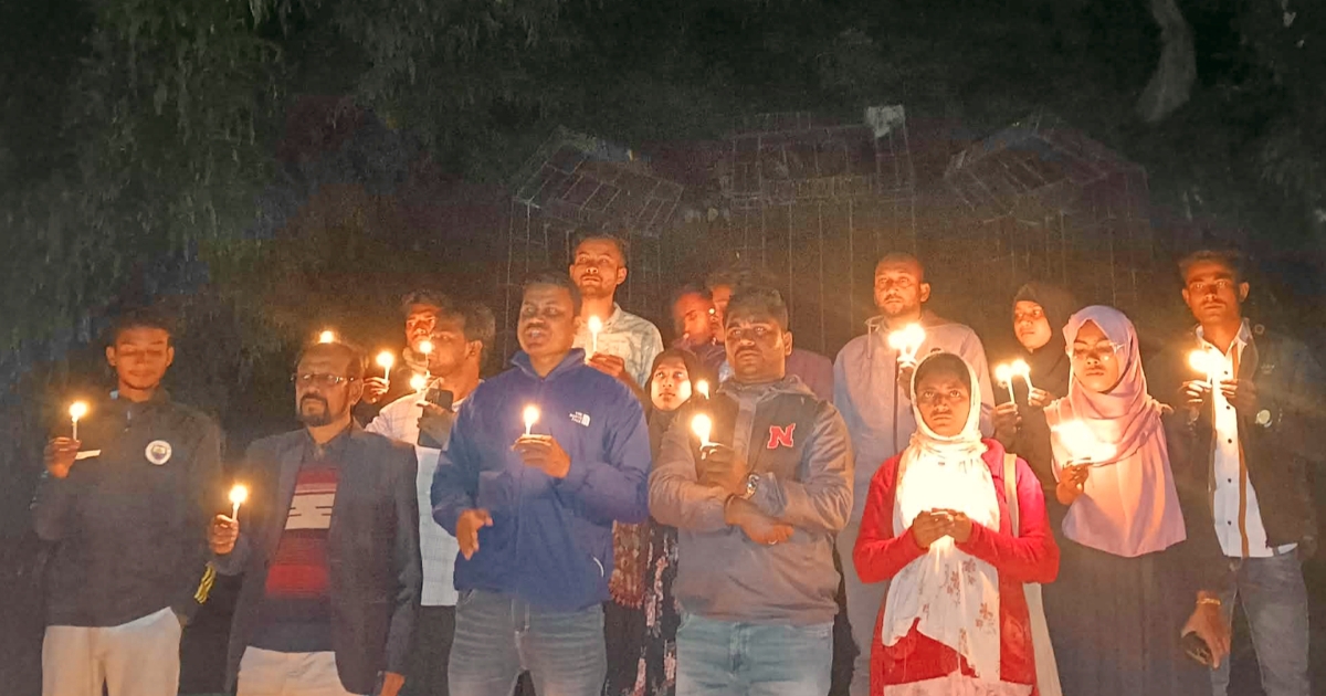 দুর্গাপুরে মুক্ত দিবসে ছাত্র ইউনিয়নের মোমবাতি প্রজ্জ্বলন