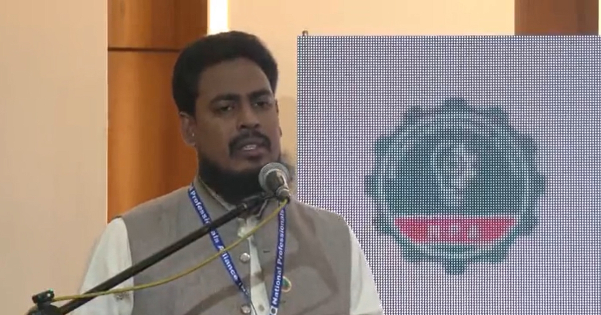 শেখ হাসিনার দেশে ফেরা তার ব্যক্তিগত সিদ্ধান্ত হতে পারে না : আখতার হোসেন