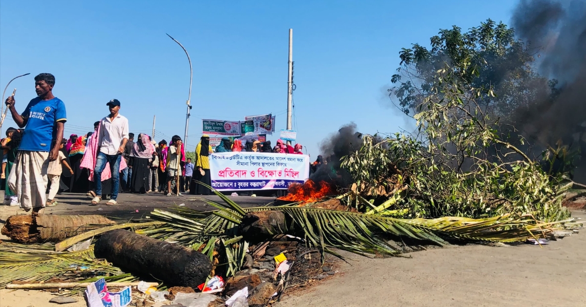 বিক্ষোভের মুখে বাঁকখালী তীরে নদী বন্দরের সীমানা পিলার স্থাপন স্থগিত