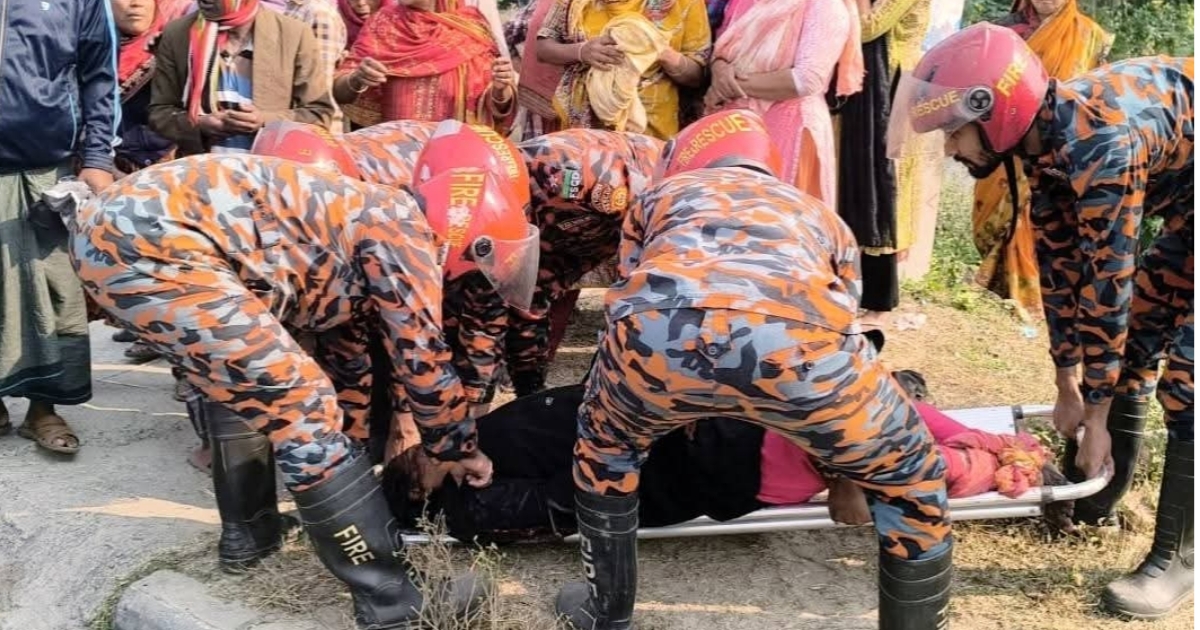 ঢাকা–মাওয়া এক্সপ্রেসওয়ে: মাইক্রোবাস–অটোরিকশা সংঘর্ষে নারী নিহত