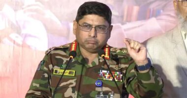 শতাব্দীর কঠিন চ্যালেঞ্জ মোকাবেলায় প্রস্তুতির আহ্বান সেনাপ্রধান ওয়াকার-উজ-জামানের