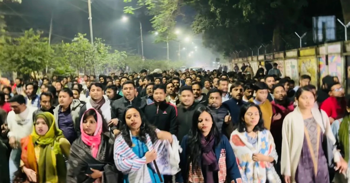 ত্রয়োদশ জাতীয় সংসদ নির্বাচনের তফসিলের খবরে ঢাবি ছাত্রদলের স্বাগত মিছিল