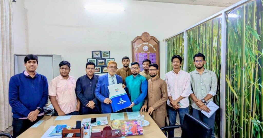 কবি নজরুল কলেজ অধ্যক্ষকে ছাত্রশিবিরের নববর্ষের প্রকাশনা উপহার