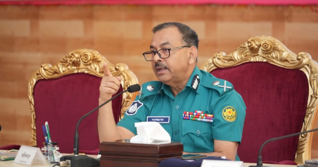 ওসমান হাদিকে গুলি করা সন্ত্রাসীদের ধরতে সাঁড়াশি অভিযান শুরু : ডিএমপি কমিশনার