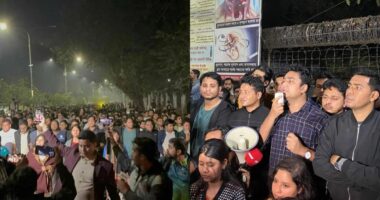 ইনকিলাব মঞ্চের মুখপাত্র শরিফ ওসমান হাদির হত্যার প্রতিবাদে ছাত্রদলের বিক্ষোভ