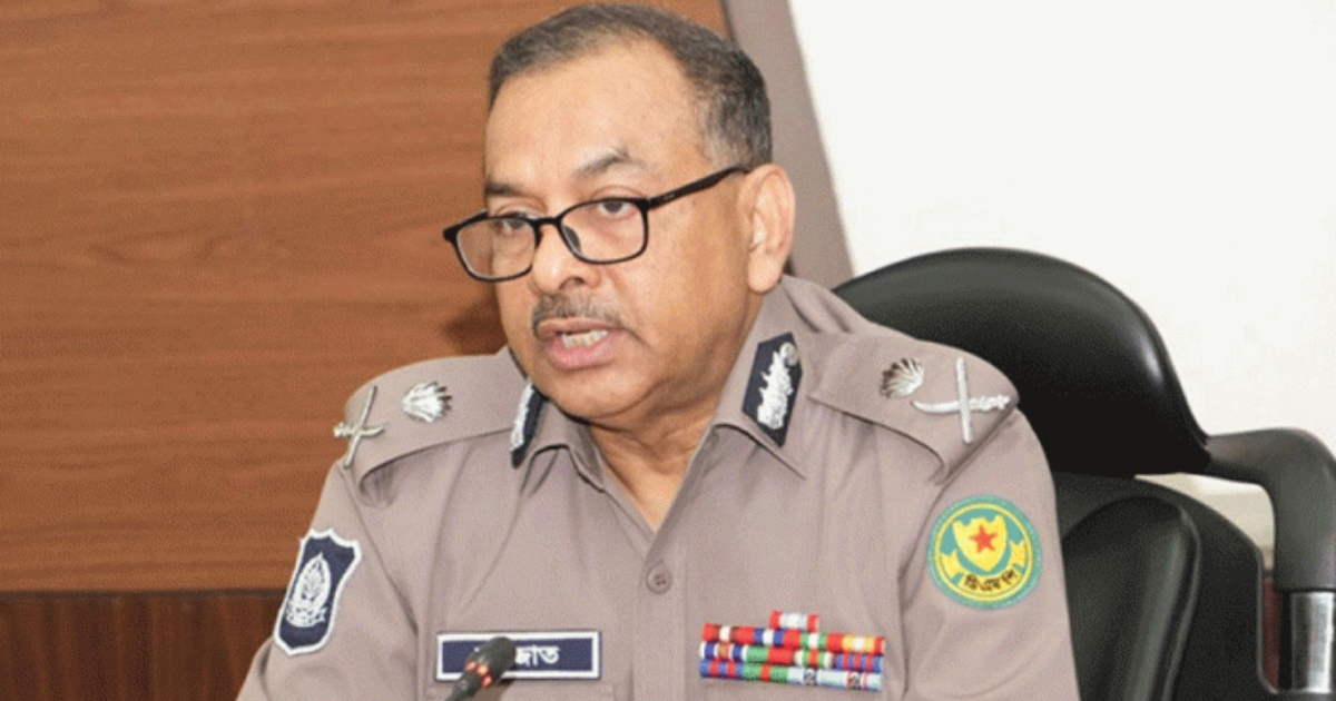 ওসমান হাদির মৃত্যুতে আন্দোলনকারীদের ধৈর্য ধরার আহ্বান ডিএমপি কমিশনারের