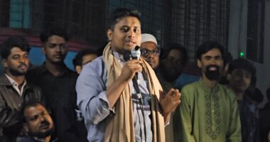 প্রতিদিন হুমকি-ধমকি আসছে, মেরে ফেলবে বলে ভয় দেখাচ্ছে : হাসনাত