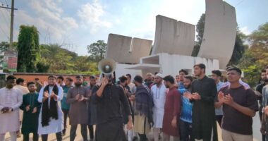 ওসমান হাদির হত্যাকাণ্ডের প্রতিবাদে কুবিতে বিক্ষোভ