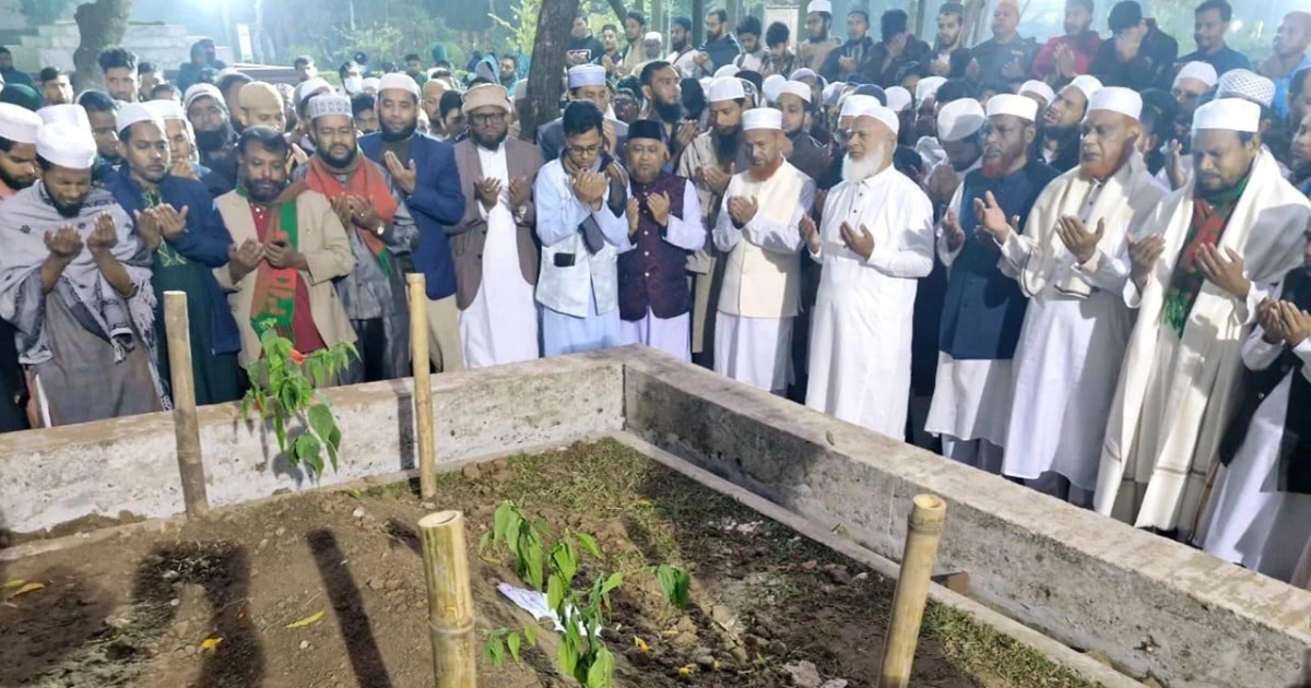 শহীদ শরীফ ওসমান হাদির কবর জিয়ারত করলেন জামায়াত আমির