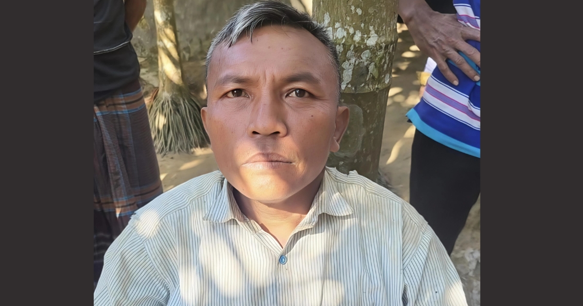 পাহাড়ি এলাকা থেকে অস্ত্রধারী সন্ত্রাসীদের হাতে অপহৃত এক চাকমা যুবক অপহরণকারীদের কবল থেকে পালিয়ে ফিরে এসেছেন