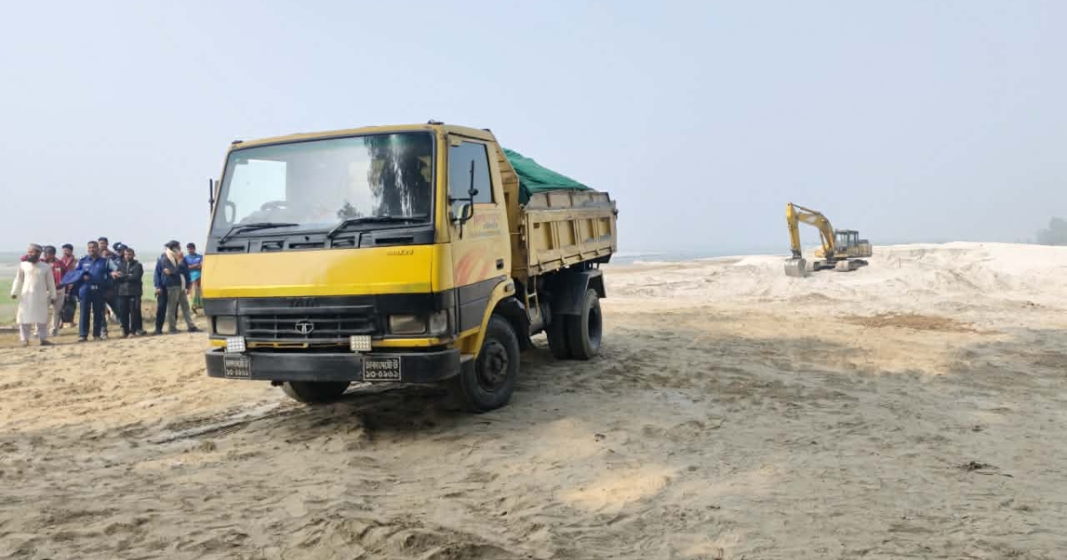 ভূঞাপুরে মোবাইল কোর্ট পরিচালনা করে দেড় লক্ষাধিক টাকা জরিমানা