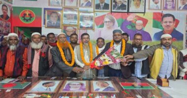 আ.লীগের অর্ধশতাধিক নেতাকর্মী বিএনপিতে যোগদান