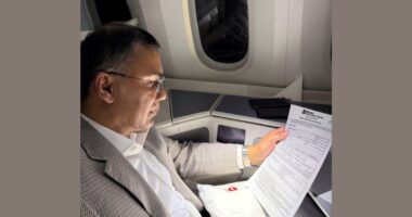 ভোররাতে একটি শব্দ লিখেছেন তারেক রহমান 'ফেরা'