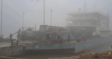 ঘন কুয়াশায় দৌলতদিয়া–পাটুরিয়া নৌরুটে ফেরি চলাচল সাময়িক বন্ধ