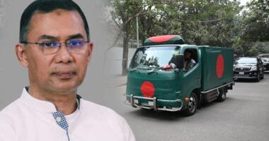 জানাজাস্থলে মাকে নিয়ে তারেক রহমান