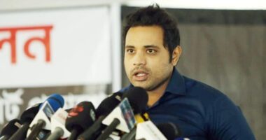 ‘ভারতের স্বার্থ রক্ষা ও নিজের ক্ষমতা দীর্ঘায়িত করতে পিলখানা হত্যাকাণ্ড ঘটান শেখ হাসিনা’ : রাকিন আহমেদ