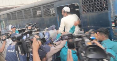 সচিবালয় থেকে ৪ বিক্ষোভকারী আটক