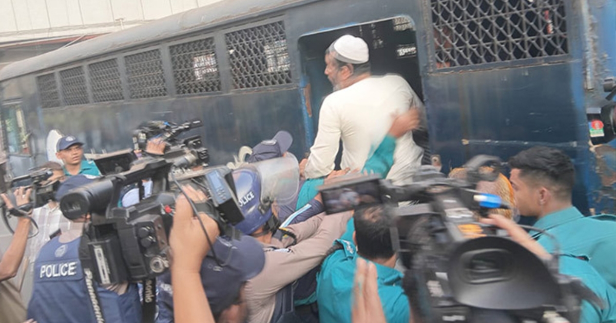 সচিবালয় থেকে ৪ বিক্ষোভকারী আটক