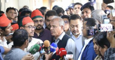 স্বরাষ্ট উপদেষ্টার সামনেই তার পদত্যাগ দাবি করলেন সাদিক কায়েম