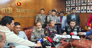 জরুরি প্রেস ব্রিফিং ডেকে স্বরাষ্ট্র উপদেষ্টা নিজেই উপস্থিত নেই