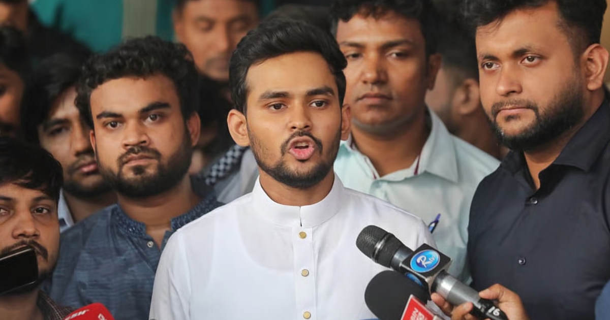 ঢাকা-১০ আসনে মনোনয়ন ফরম সংগ্রহ করলেন আসিফ মাহমুদ