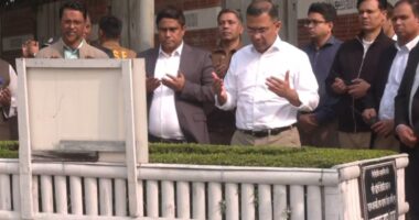 প্রথমবারের মত ছোট ভাই কোকোর কবর জিয়ারত করলেন তারেক রহমান