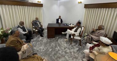 নির্বাসিত জীবনের ইতি টেনে দেশে ফিরে গুলশানে প্রথম অফিস কার্যক্রম শুরু করলেন তারেক রহমান