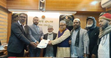 পটুয়াখালী-৩ আসনে নুরুল হক নুরের মনোনয়নপত্র দাখিল