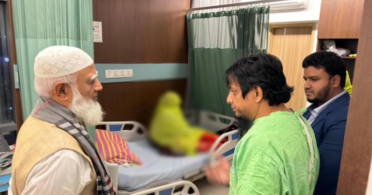 শহিদ ওসমান হাদির অসুস্থ মায়ের খোঁজ নিলেন জামায়াত আমির