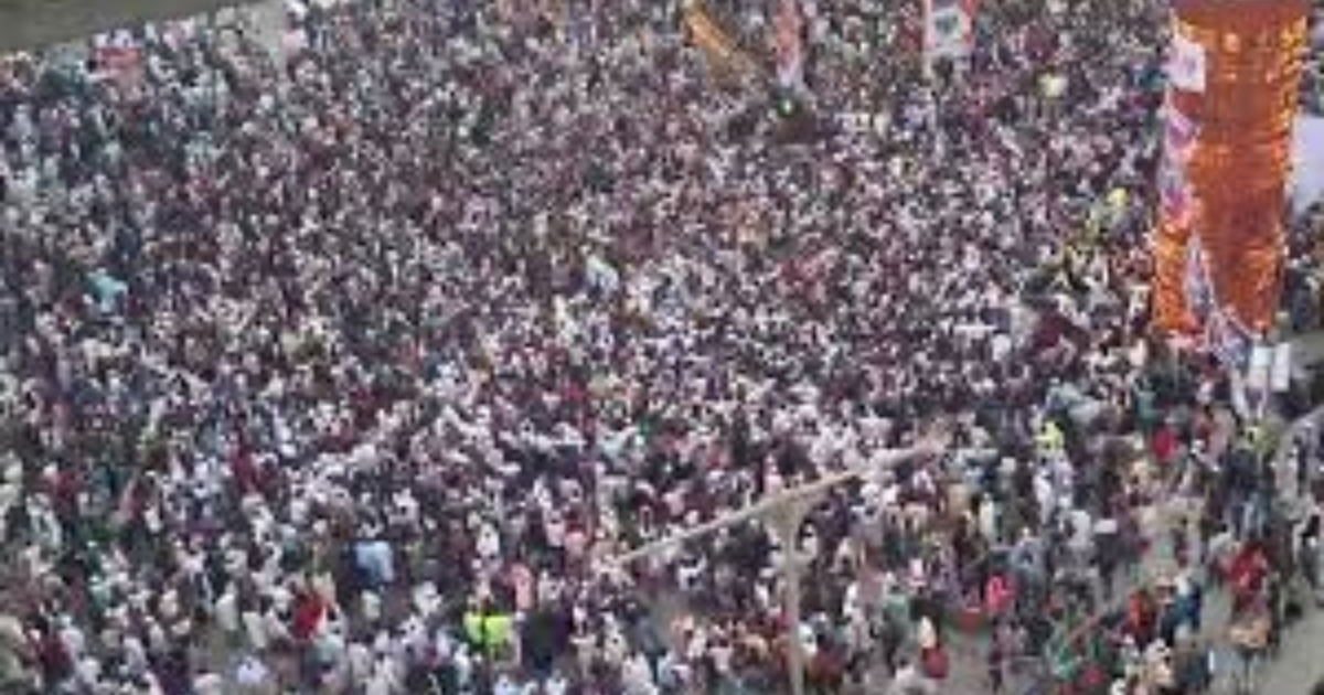 শেষ শ্রদ্ধায় মানিক মিয়া এভিনিউয়ে জনসমুদ্র, কানায় কানায় পূর্ণ এলাকা