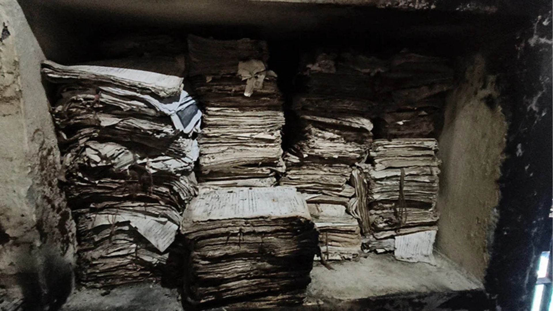 লক্ষ্মীপুরে নির্বাচন অফিসে আগুন, পুড়েছে নথিপত্র