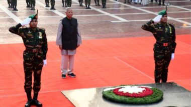 শহীদ বুদ্ধিজীবী স্মৃতিসৌধে শ্রদ্ধা জানালেন প্রধান উপদেষ্টা