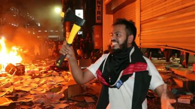 প্রথম আলো–ডেইলি স্টারে হামলা: কুড়াল হাতে উল্লাস করা যুবকসহ গ্রেপ্তার ১০